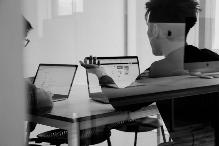 Agence de communication Paris : piloter votre visibilité digitale en 2026