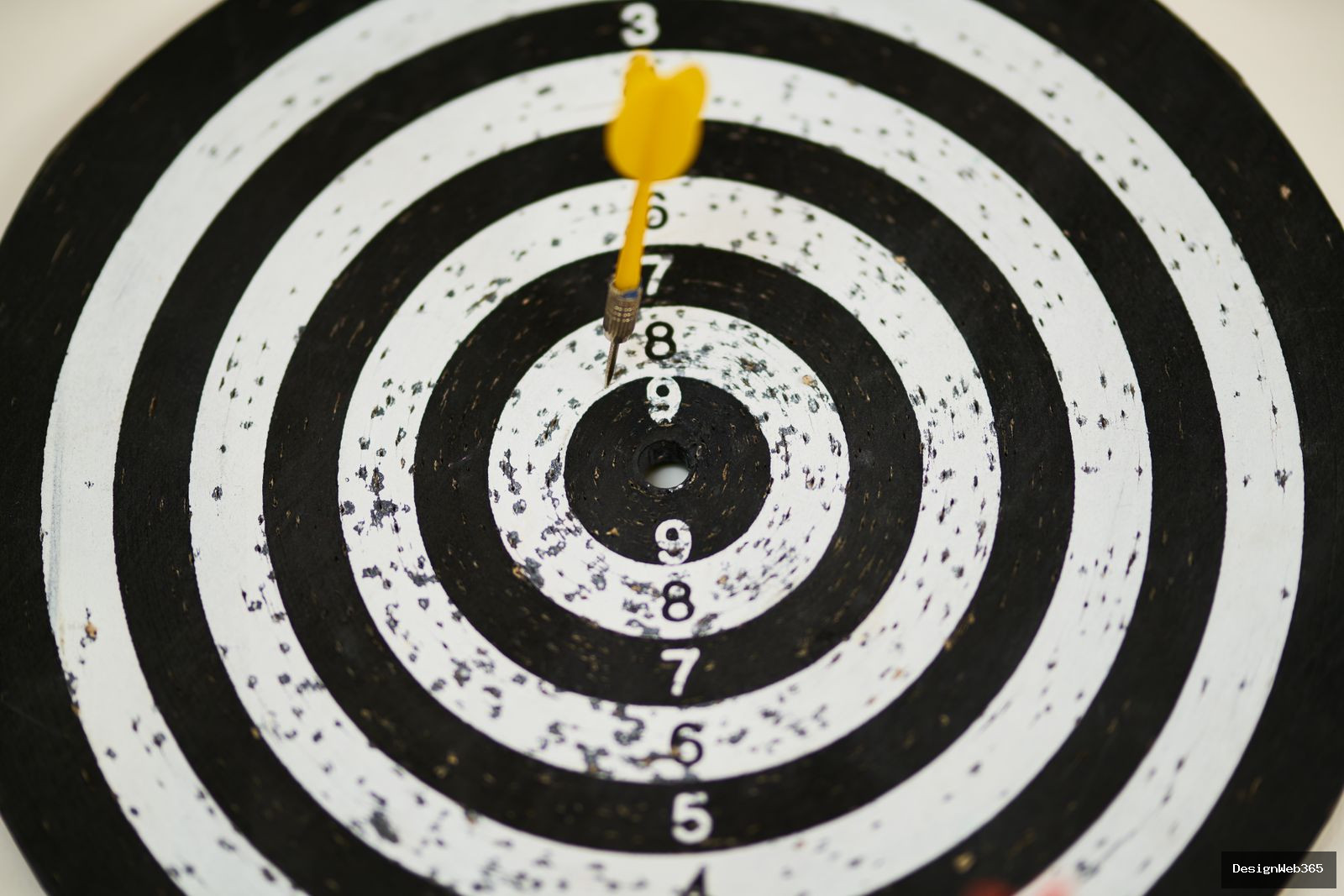 Cible atteinte symbolisant le ciblage precis des campagnes Google Ads