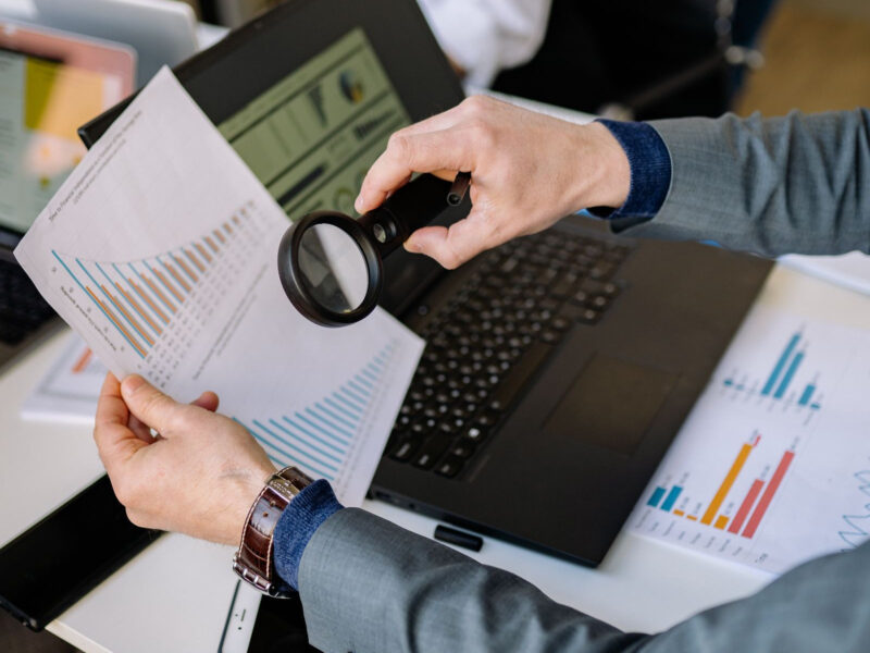 Recherches associées Google : définition et utilité pour le SEO